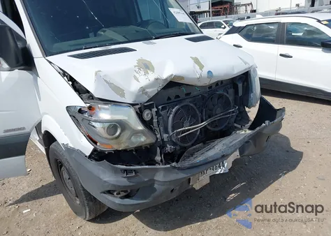 2014 Mercedes-Benz Sprinter 2500 High Roof z USA, uszkodzony, nr VIN WD3PE8DC0E5935509